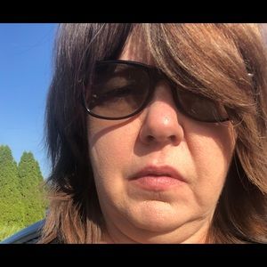 Meet your Posher, Deborah
